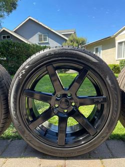 5 lug nut rims & TIRES / rines & LLANTAS de 5 birlos (5x108) size: 18” NEW TIRES