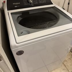 Whirlpool 4.7 - 4.8 cu. ft. Top Load Washer with 2 in 1 Removable Agitator in White