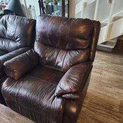 Nice Leather Recliner Moving 