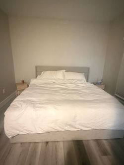 Allewie King Size Lift Up Storage Bed and mattress