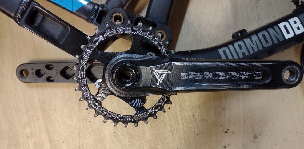 Race Face Crank And Chainring 