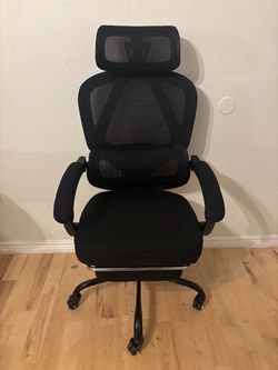 Mesh Back Executive Office Chair leg rest, adjustable lumbar and headrest