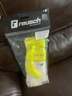 Goalkeeping size 8