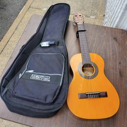 Laurel Canyon LN-50 1/2 Size Classical Guitar Natural 