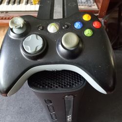 Xbox 360 Black 120GB With 30 Pre Installed Games No HDMI Cable 