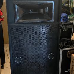 Pair of DNF speakers 