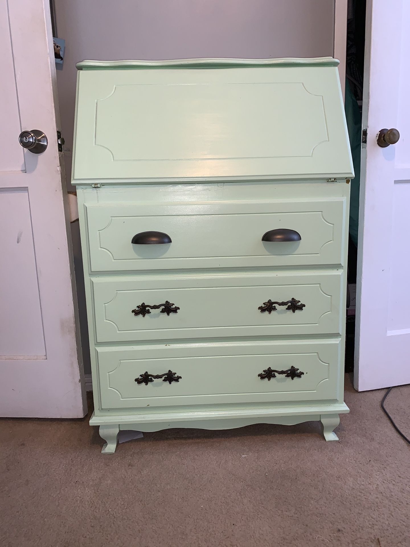 Vintages desk/drawers