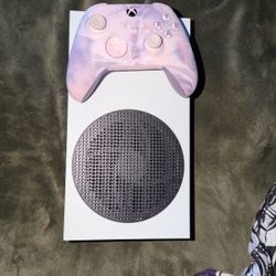 Xbox Series S With limited Remote and all cables adult owned 