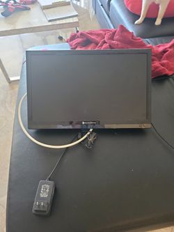 20" TV With Wall Mount
