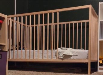 Ikea sniglar crib (used, read description)