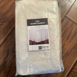 NEW! Bedskirt for Twin Bed