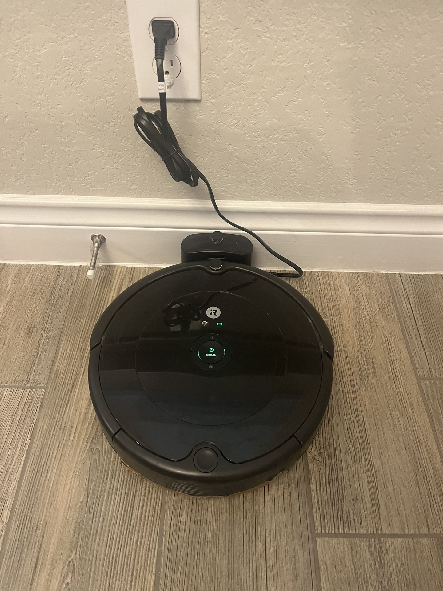 Roomba Model 692 Home Robot Vacuum