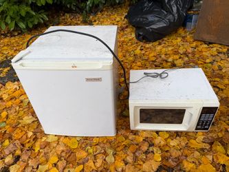 Compact appliances - mini fridge and small oven