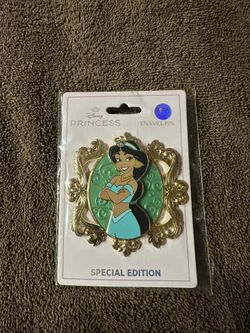 Disney Aladdin Jasmine Cameo Series Pin