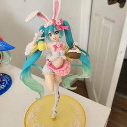 Hatsune Miku Easter Figurine