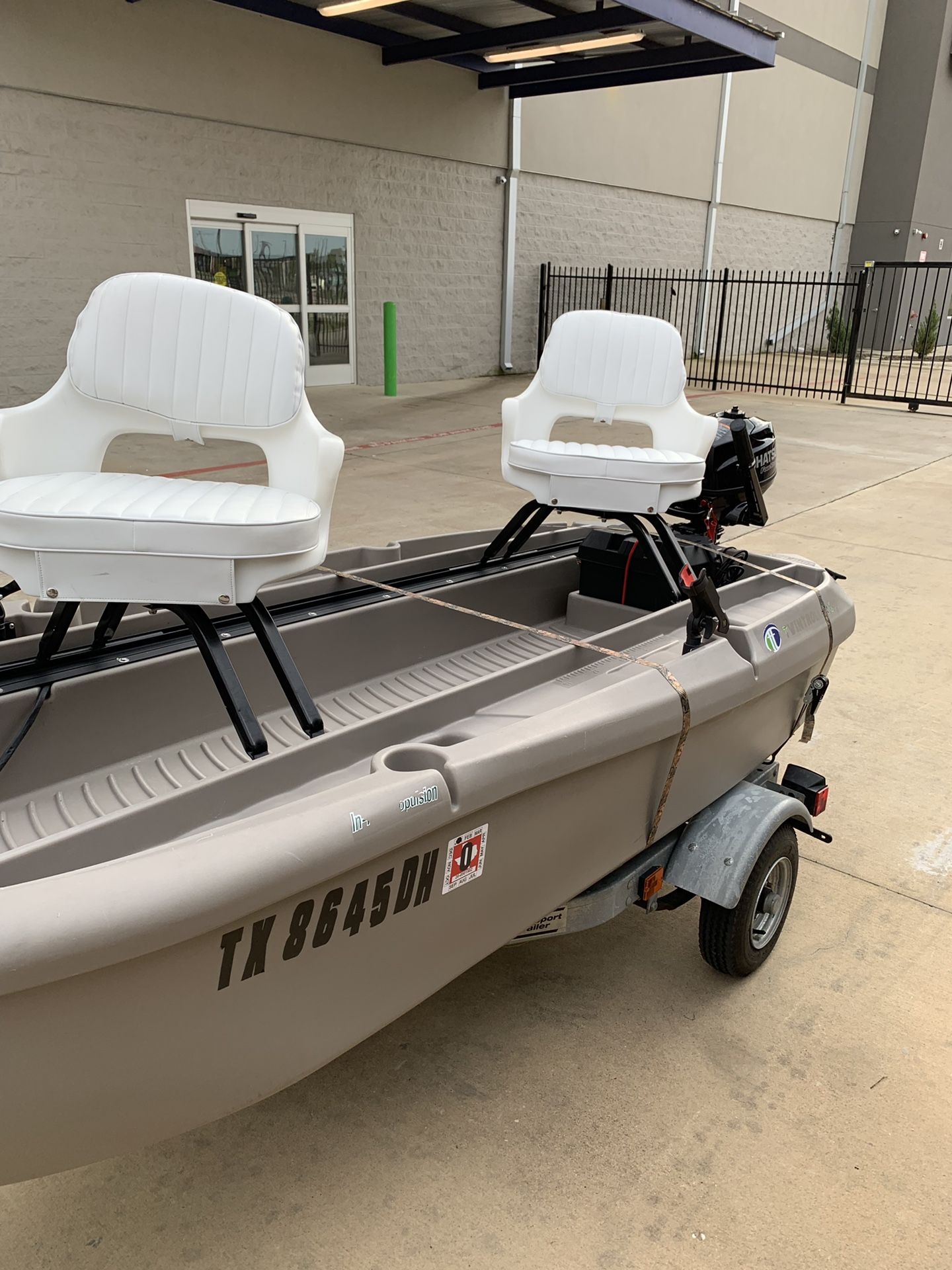 Twin Troller X10 Boat w/ New 2.5 HP Tohatsu Outboard for Sale in