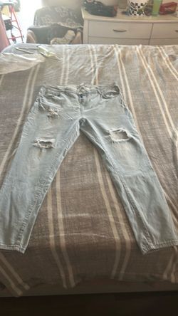 Light Wash Distressed Ripped Skinny Jeans