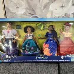 Encanto Deluxe Doll Gift Set –11" Luisa, Mirabel, Isabela and Dolores Disney