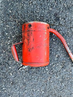 Rare oil cans