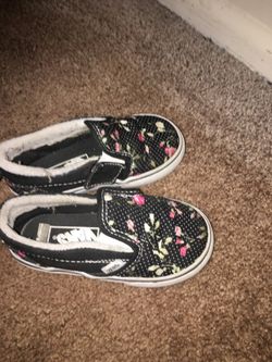 Girls size 6 vans