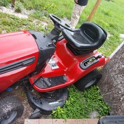 Sit Lawn Mower / Located FL