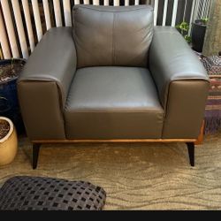 LEATHER COUCH SET