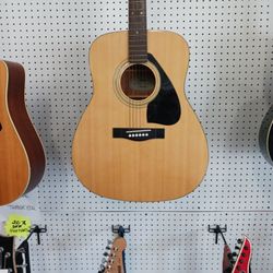 Yamaha FG - 410 Acoustic Guitar W Case