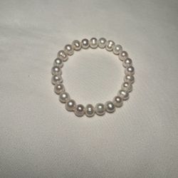 Pearl bracelet 