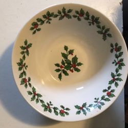 Porcelain Bowl With Christmas Tree Theme, Set Of Four Royal Norfolk