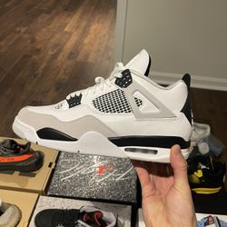 Jordan 4 Miltary Black Sz 12