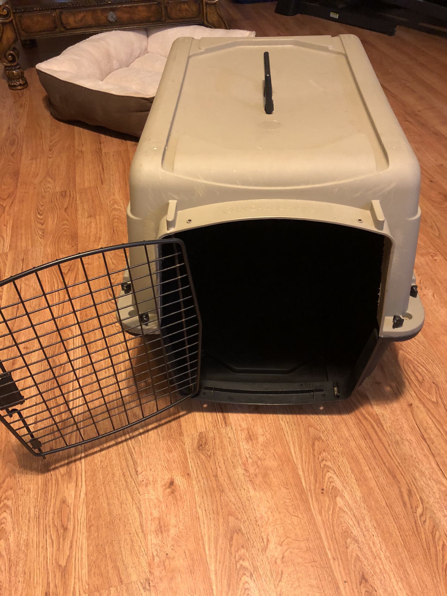 Medium sized dog kennel crate