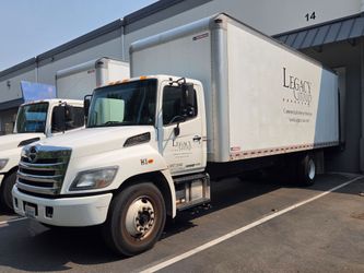 2016 HINO 258/268 Straight Truck 26' Box