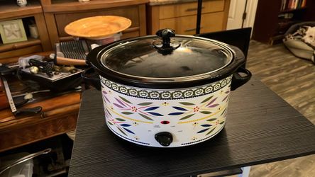 Slow cooker