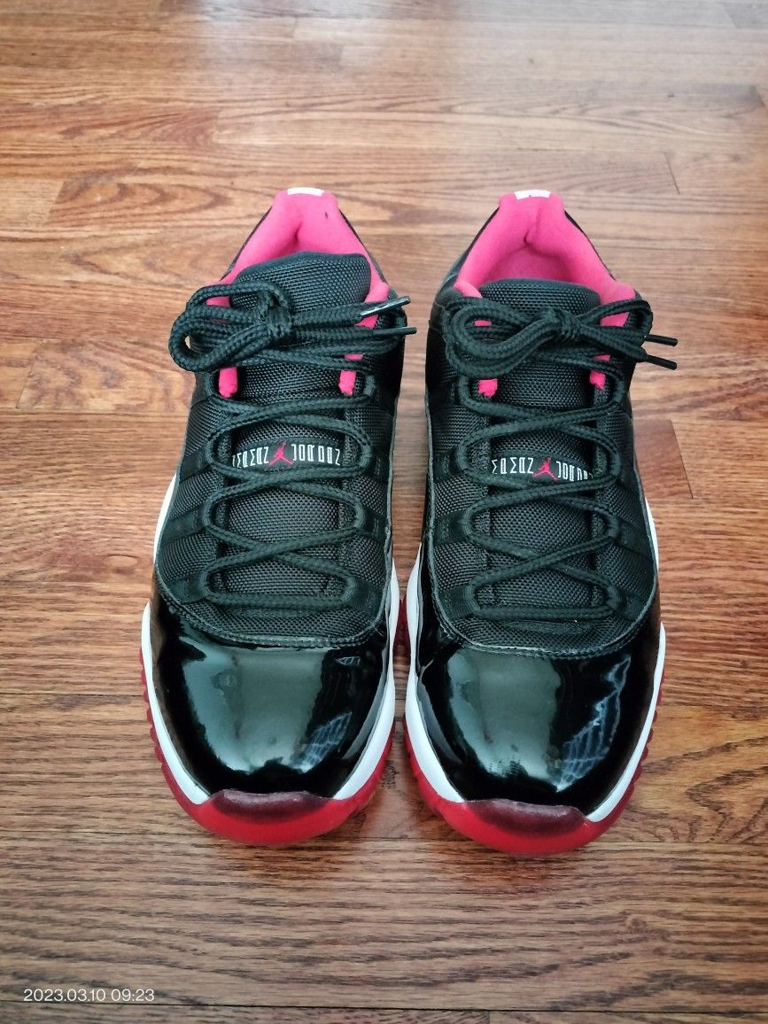 Air Jordan 11 Low "Bred"