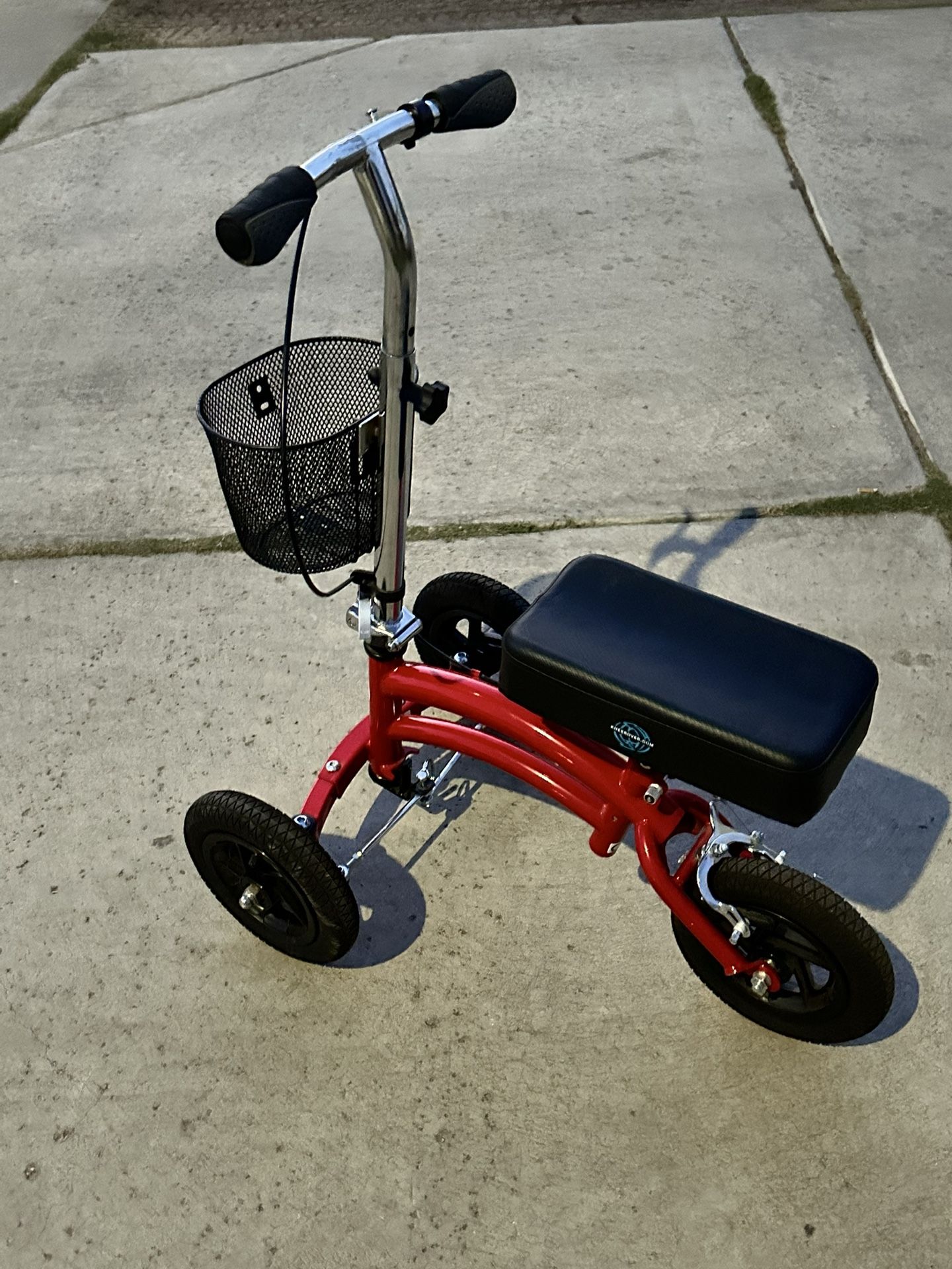 red knee rover scooter