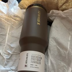 Stanley 40oz Espresso Gold Protour 