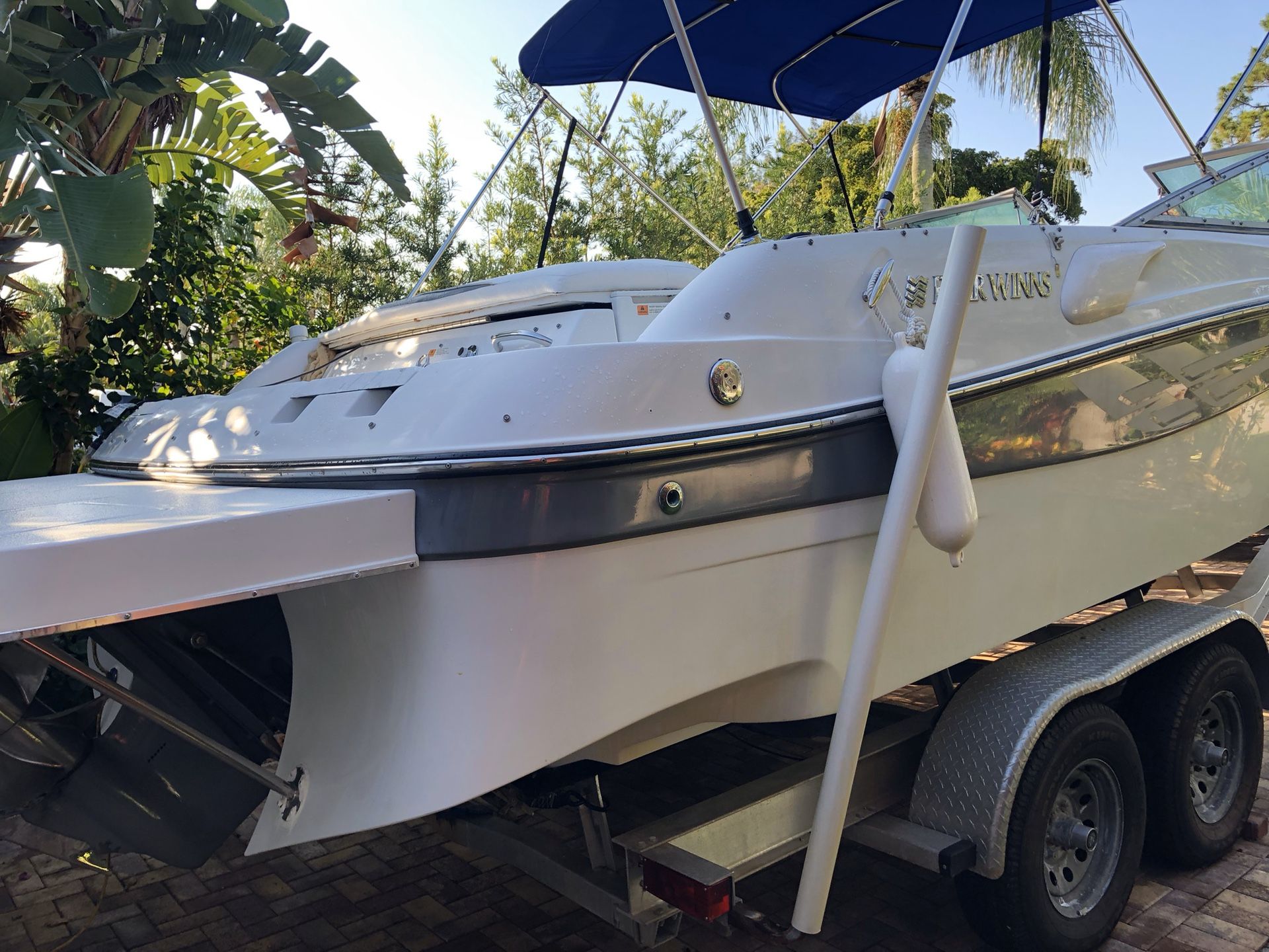 2000 Four Winns 25’8” Volvo Penta 5.7 GSI PEFS (contact info removed