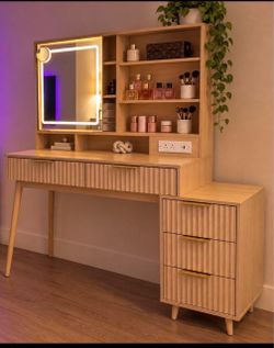 Vanity Desk with Sliding Mirror and Lights, Fluted with n, Jewelry Storage, Oak L-22