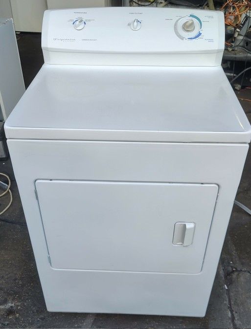 Very Clean! Frigidaire Heavy Duty Super Capacity Electric Dryer!