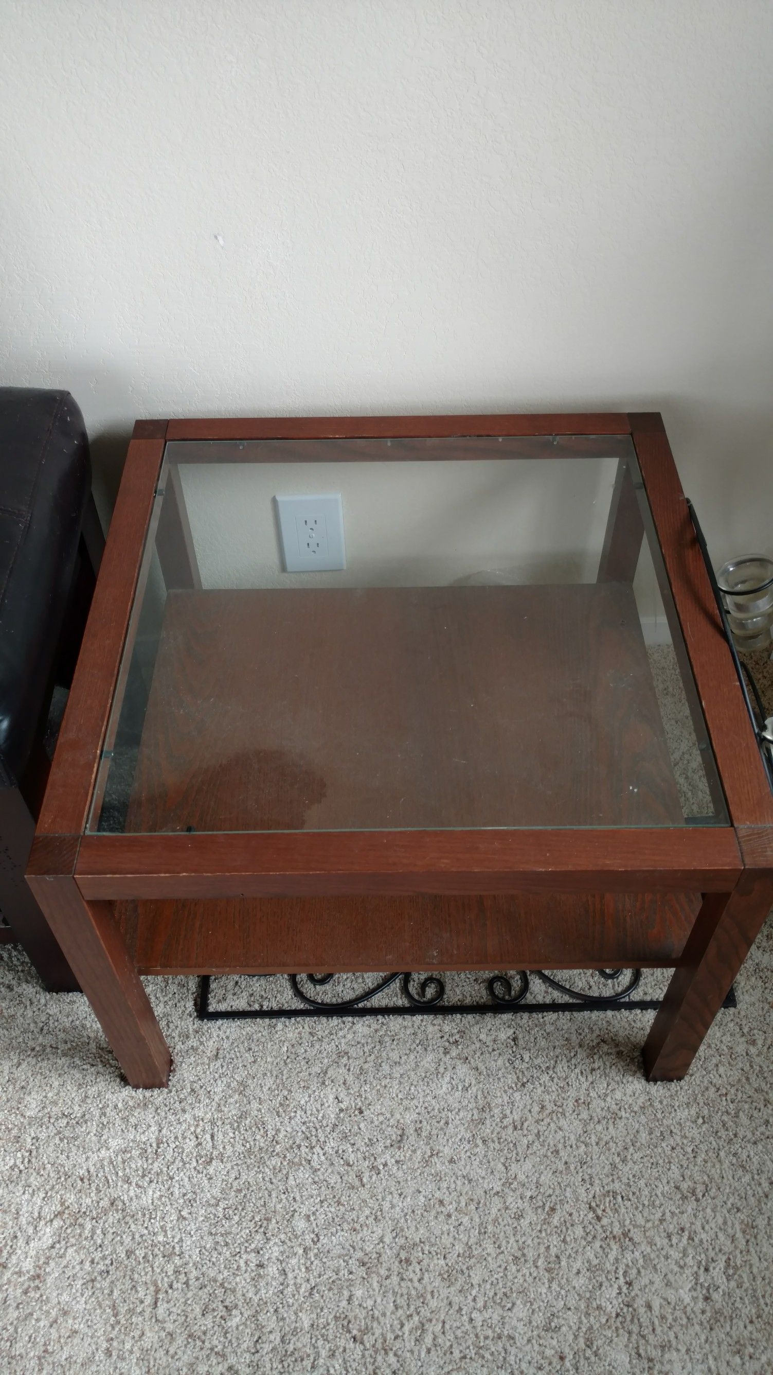 End table / night stand