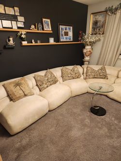 Couch for Sale 600 $