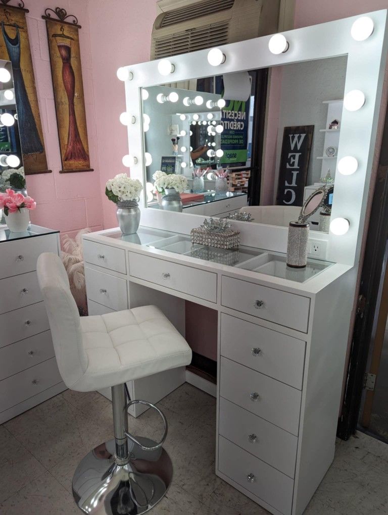 Vanity excellent quality