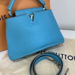 Louis Vuitton Capucines BB Taurillon Leather Handbag With Strap M52689