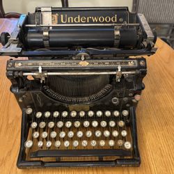 Manual Typewriter- Underwood 
