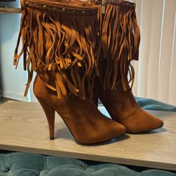 Woman’s Heels Size 8