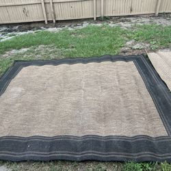 Outdoor Rugs / Armoire 