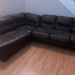 2 peice sectional couch black