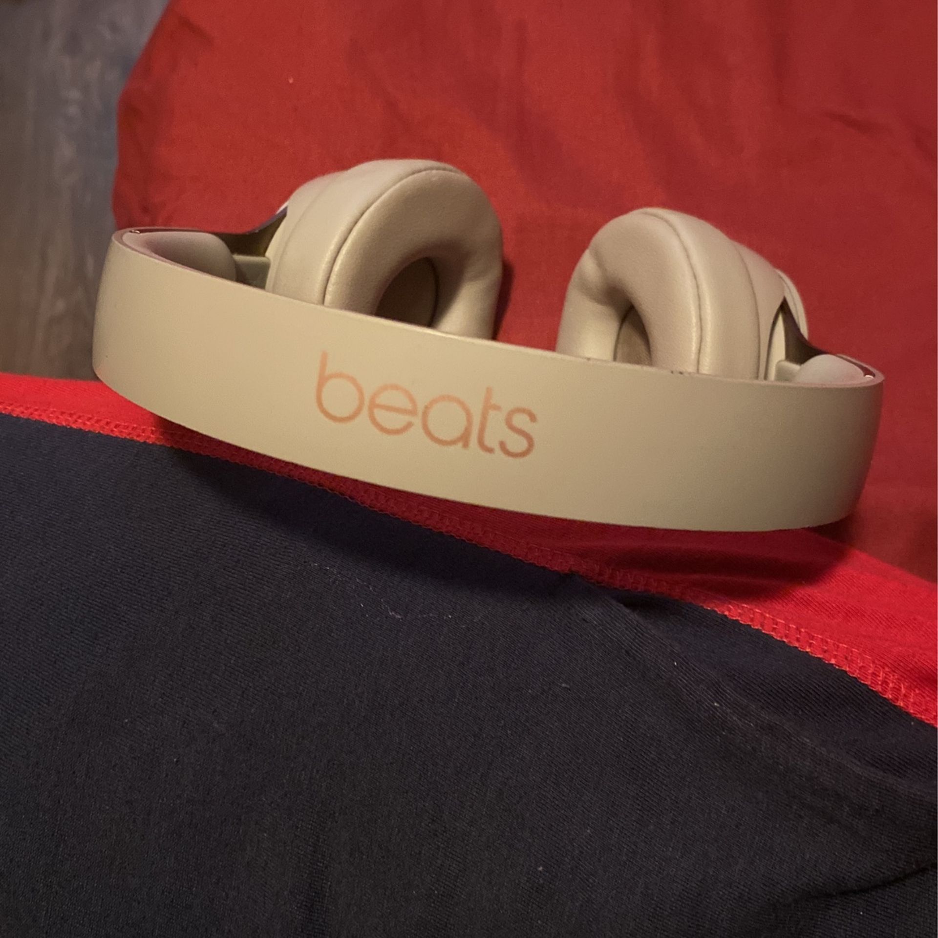 Beats Solo Pro