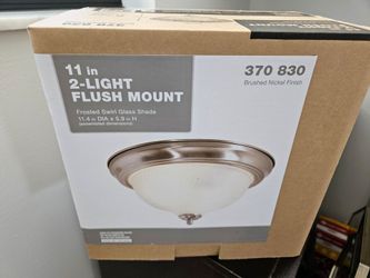 FLUSH MOUNT CEILING LIGHT
