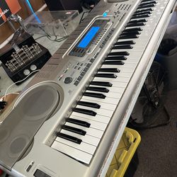 Casio WK3200 keyboard/piano